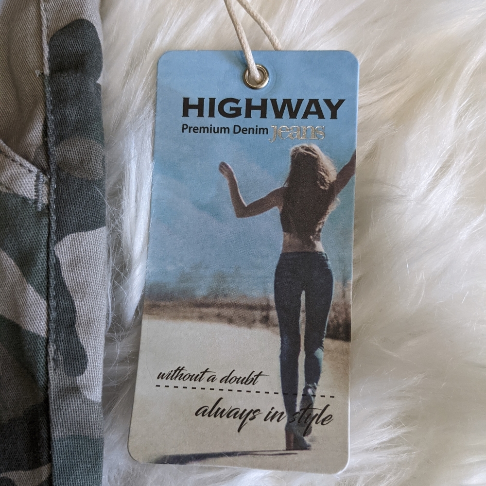 Highway Jeans Camo Shorts NWT - Picture 4 of 10